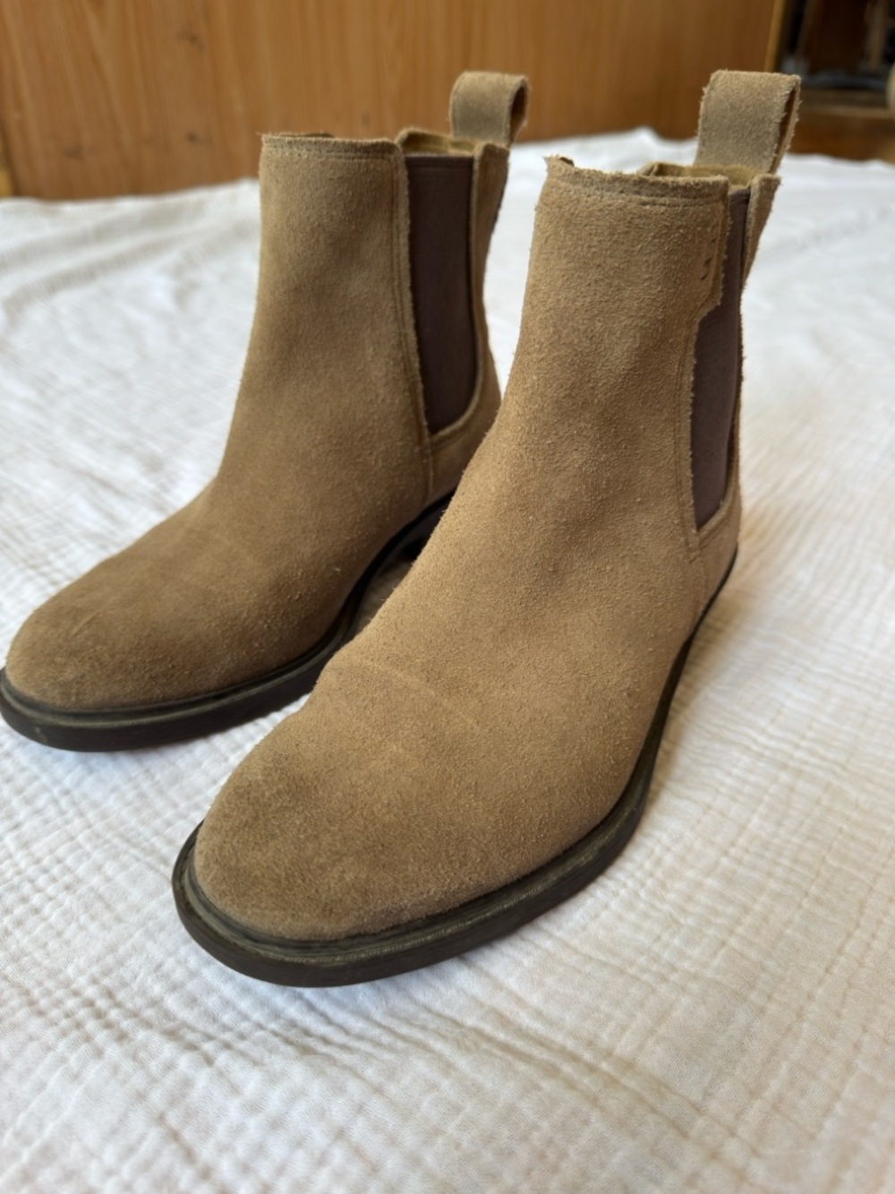 UGG Suede Chelsea Boots - Picture 4 of 11